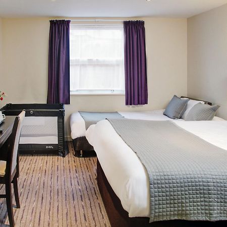 Premier Inn Huddersfield West ภายนอก รูปภาพ